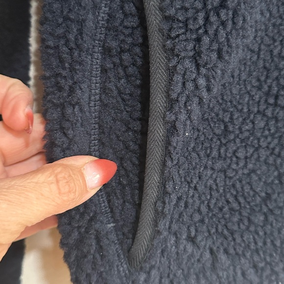 Men’s banana republic navy blue Sherpa half zip pullover. Size small. NWT. - Picture 3 of 6